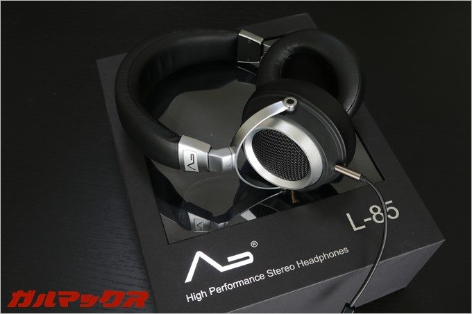 LASMEXのL85はHi-Fi対応のセミオープン型ヘッドホン
