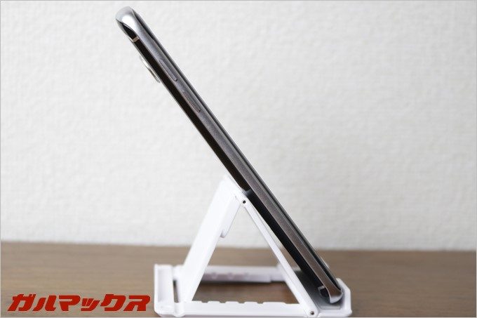 BLUBOO Edgeのボリュームボタンは本体左側に付いています。