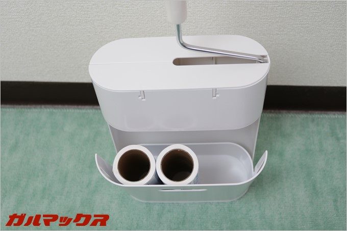 収納スペースにはスペアのロールが最大3本入ります。