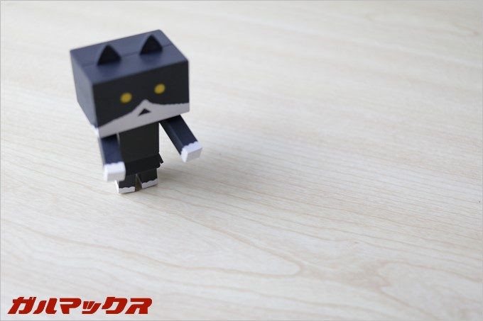 天板はプリントですが、傷と汚れが付きにくいのでさっと拭くだけで綺麗。