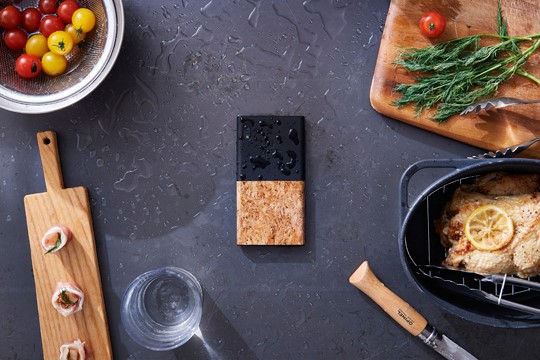 NuANS NEO Reloadedは水滴くらいなら全く問題ない防滴仕様です。