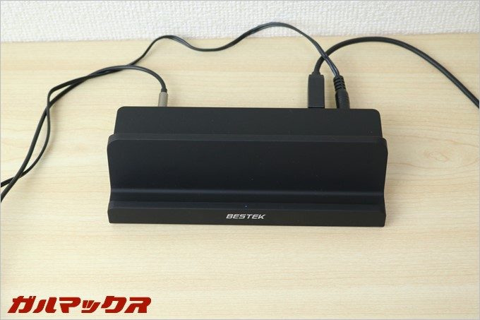 背面に入力端子が集中しているので、壁際設置は難しい。