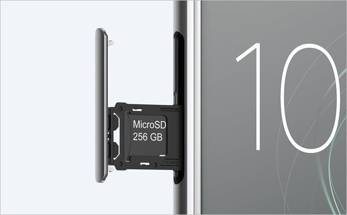 Xperia XZ Premiumは256GBの大容量カードに対応しています。