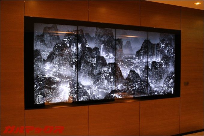 中国のビデオアーティスト楊泳梁氏のビデオアート作品である「極夜の書」がハンブルハウス台北に飾られています。