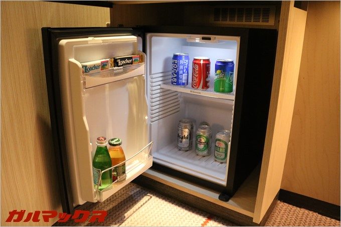 設置されている冷蔵庫にはご当地ビールも。
