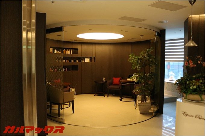 エスパスボーテスパの内部も円系を基調としたオシャレ感溢れるデザインで統一されています。