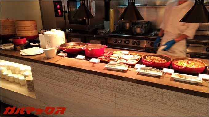 LA FARFALLAのバイキングの料理。