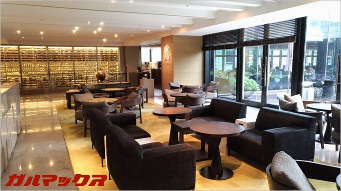 THE TERRACEはアルコールなども楽しめる。