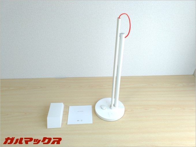 同梱物は本体、説明書、電源ケーブルとシンプル。