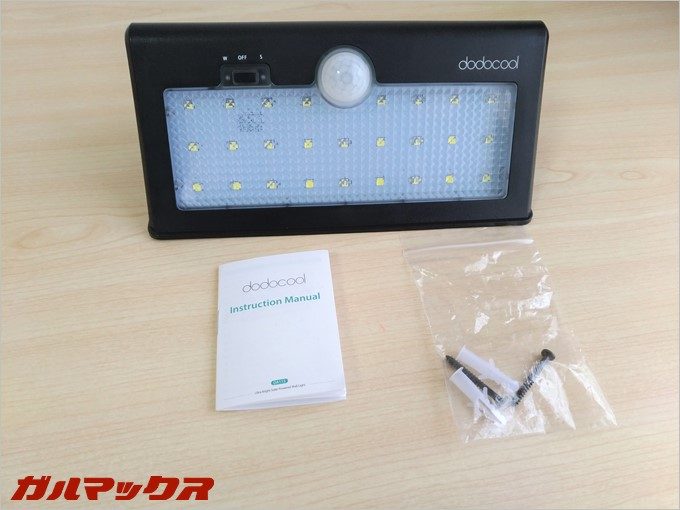 同梱物には壁打ち用のビスも付属肢ています。