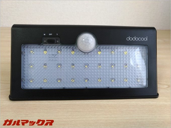 最大520ルーメンを発する26個のLEDがズラリと搭載されています。