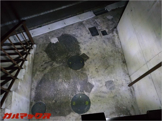 点灯するとかなり明るく照らしてくれます。