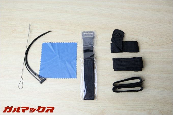 バンド系の同梱物も数種類入っています。