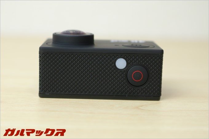 本体上部にはOKボタン。このボタンで撮影開始します