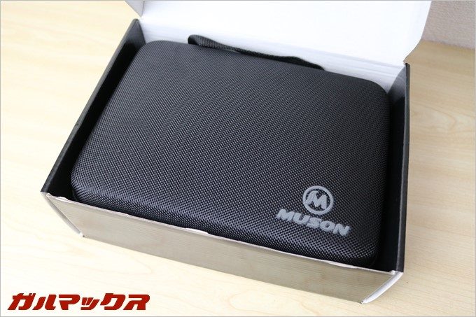 MUSON MC2の付属品や本体は全てハードケースに収まった状態で届きます。