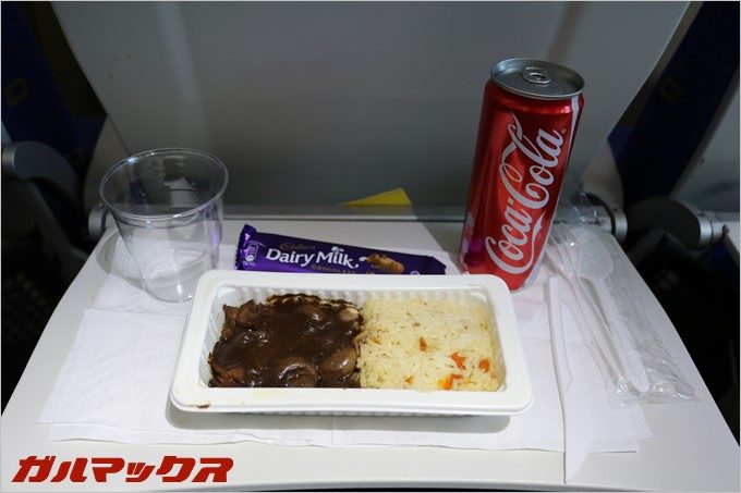 LCCスクートで出てきた機内食はドリンク付きだと約1,220円。