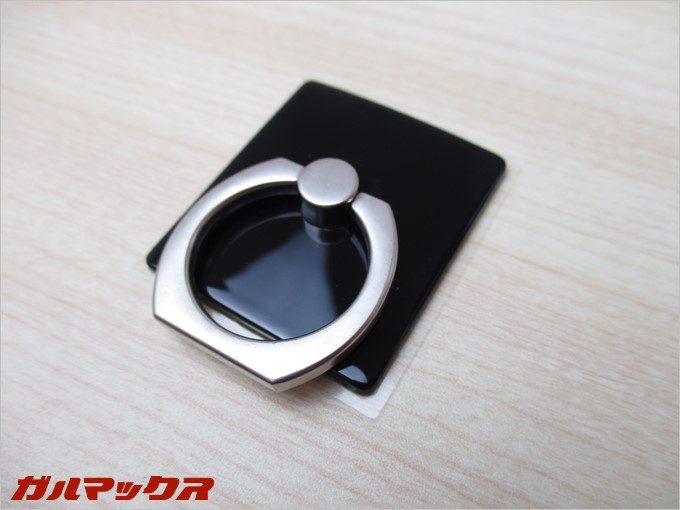 Finger Ringは光沢のある台座なので指紋がベタベタ付きます。