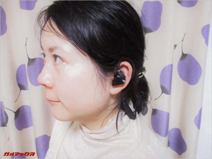 ホールド感のある装着感で落下はする心配は微塵も感じません。