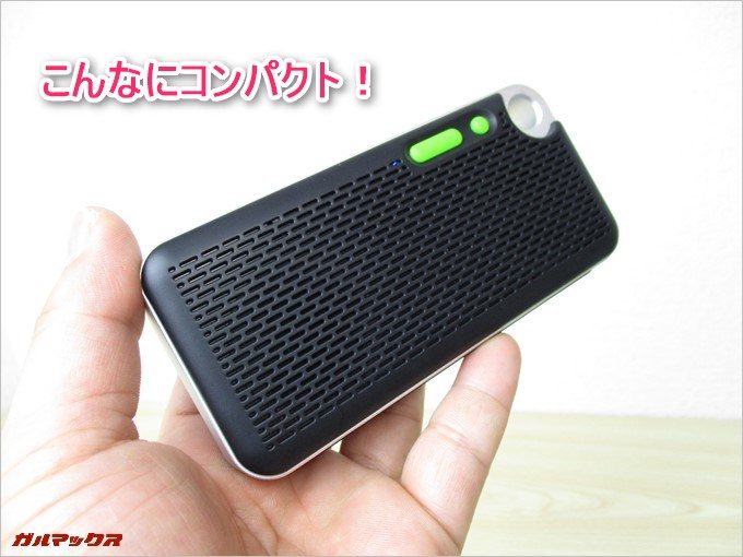 スマホなみの大きさで手のひらに収まる大きさです。