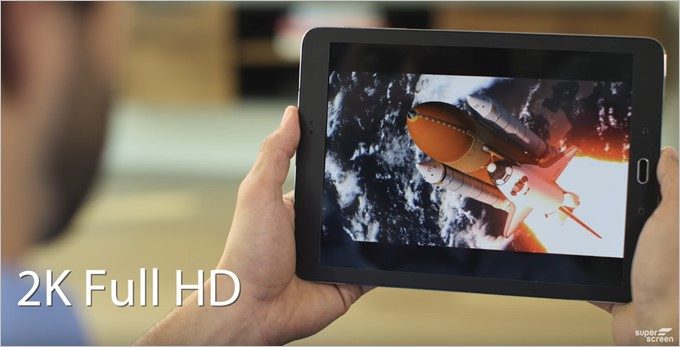 2Kディスプレイを備えたSuperscreen。