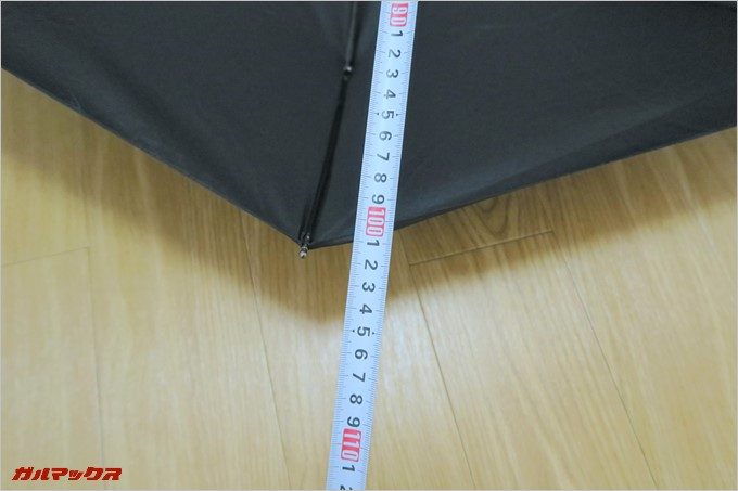 開くと100cmの大型折りたたみ傘!