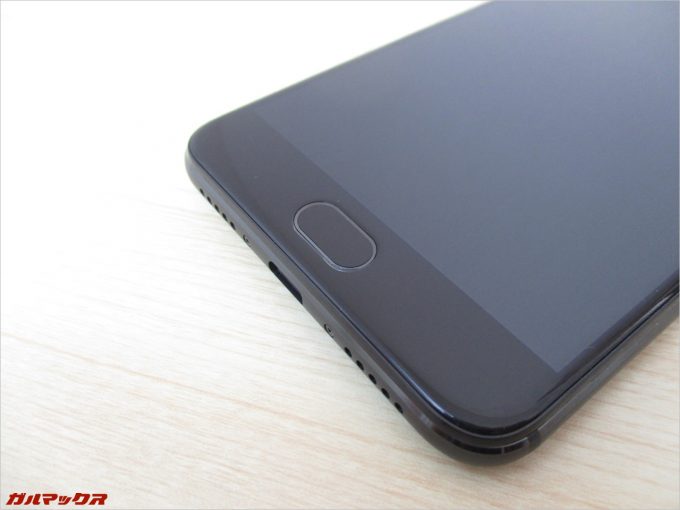 UMIDIGI Z PROは画面側の下部に指紋ユニットが搭載されており、タッチ式となっています。