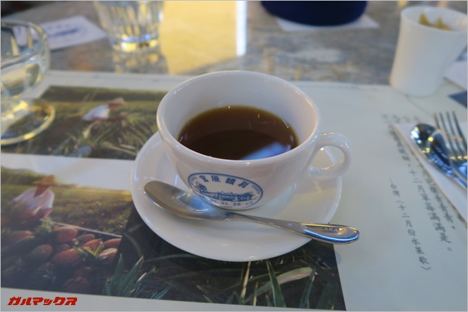 酸味は有るものの激甘なパイナップル紅茶。