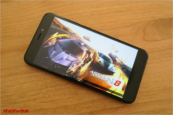 Xiaomi Redmi 4Xでアスファルト8を動かしています。
