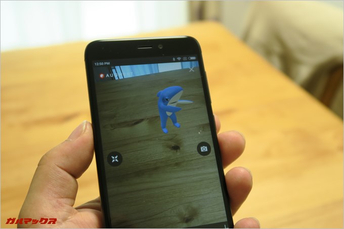 XiaomiにARのサメ夫くんが表示されました。