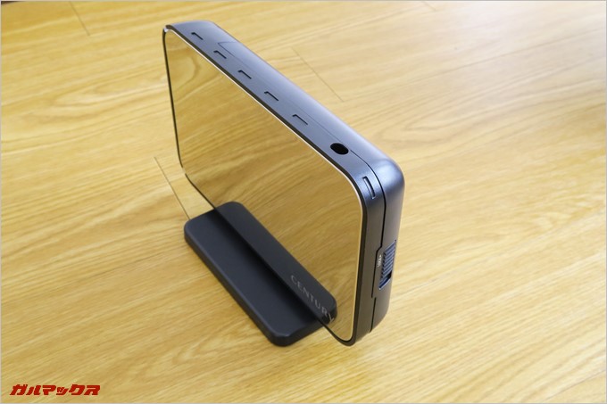 スタンドを取り付けると縦置きも可能