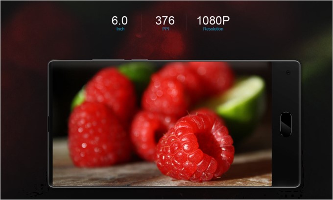 MAZE Alphaは左右と上部のベゼルを極限まで薄くした3辺ベゼルレスデザインを採用