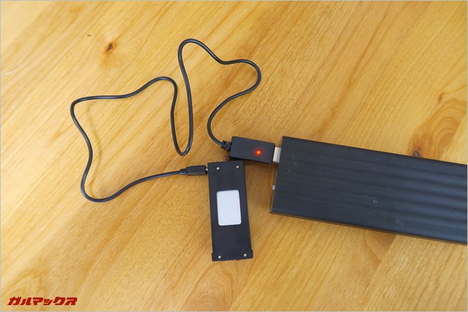 バッテリーはモバイルバッテリーからも充電が可能