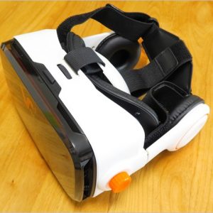 VOX PLUS BE 3DVRゴーグルレビュー。近遠視でも裸眼対応、ヘッドホン付き
