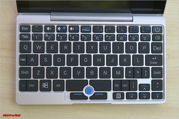 キーボードは特殊配列