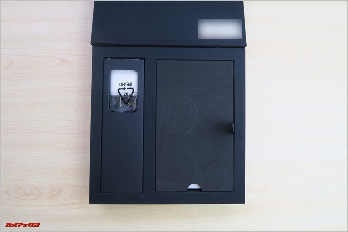 ギッシリアクセサリーが詰まったGPD Pocketの同梱物