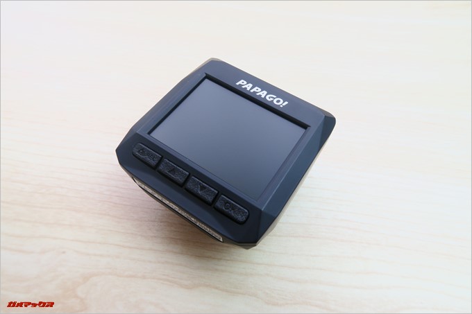 ディスプレイは大型の非光沢を採用