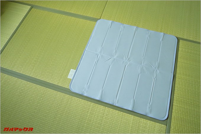 90×90サイズは畳半分のサイズなのでシングルサイズの布団に引く場合は2セット購入がオススメ