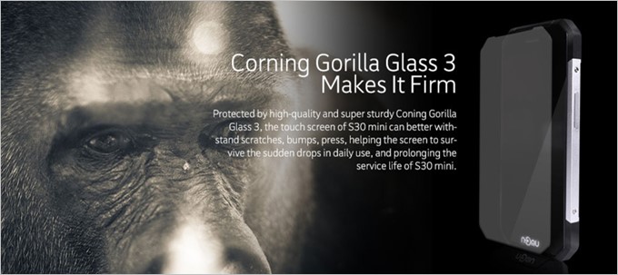 NOMU S30 Miniは強化ガラスと剛性の高いフレームを採用する事で耐衝撃性能も高い