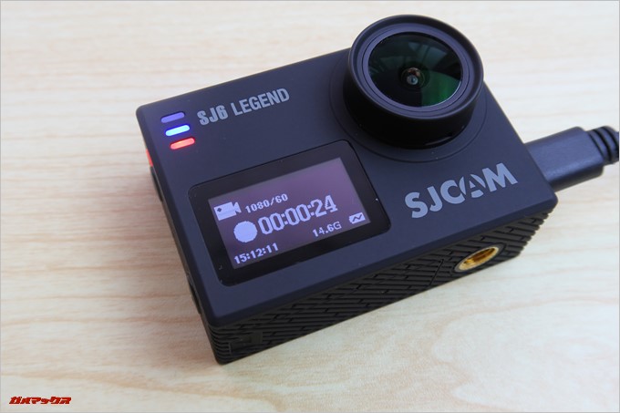 フロント側にもサブディスプレイを備えるSJCAM SJ6 LEGEND