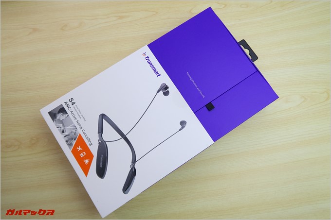 低価格なモデルとは思えない外箱