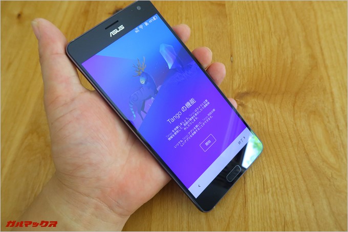 有機ELのディスプレイは発色が良く高解像度でVRコンテンツとの相性が良い