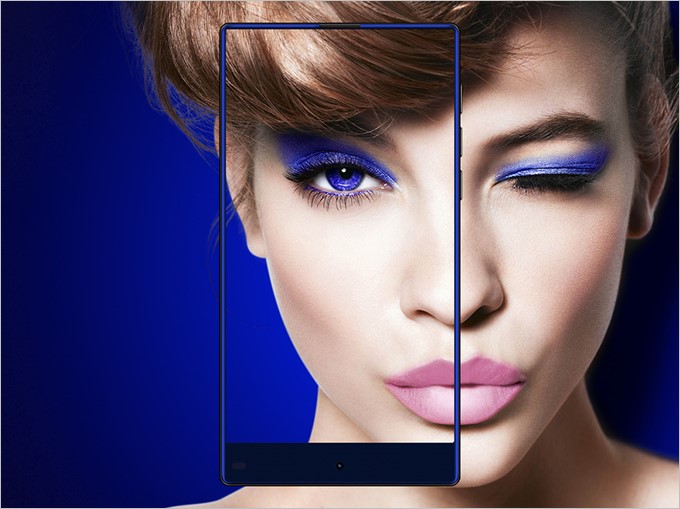 画面占有率90%の3辺ベゼルレスデザインを採用