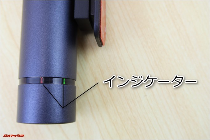 AUTO-VOX D6 PROは本体の状態を視覚的に確認できるインジケーターを備えています。