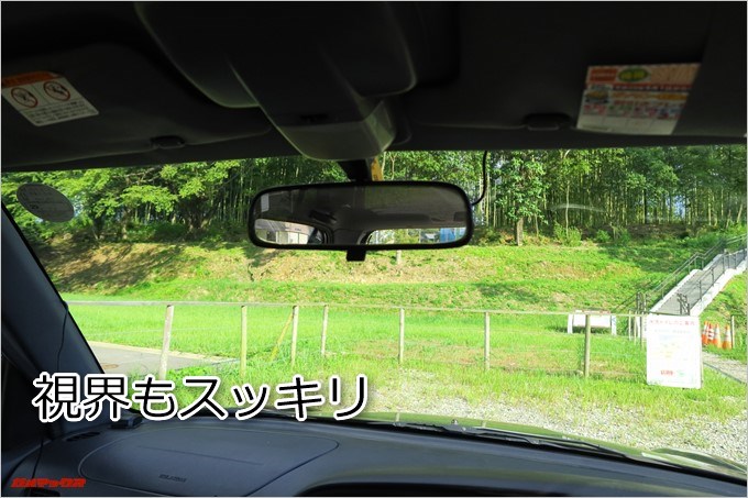 AUTO-VOX D6 PROはバックミラーの裏に隠れて見えないので視界はスッキリクリアです