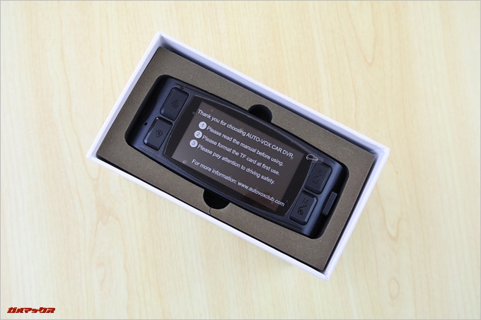 AUTO-VOX D1の梱包は非常に丁寧で運送時の傷からもしっかり守ってくれます