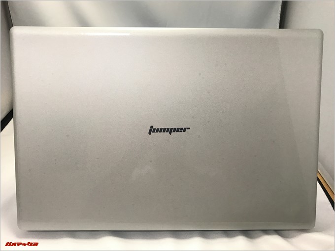 Jumper EZbook 3Sは天板に保護フィルムが貼っている