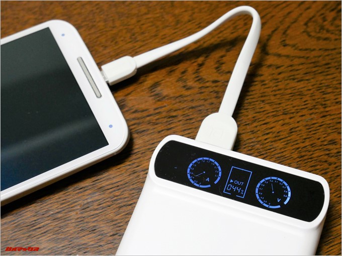 KINGREEは使用中に電流と電圧を表示してくれます