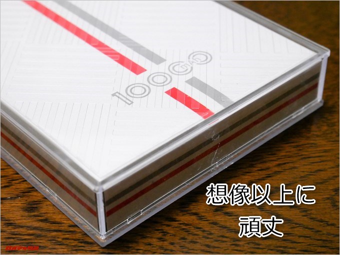 KINGREEのケースは厚みがあり想像以上に頑丈です