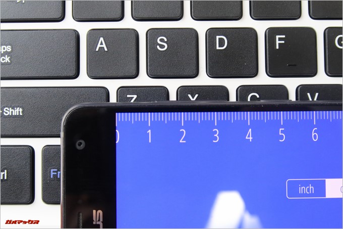 CHUWI LapBookのキーは16mm有るので窮屈さは感じません