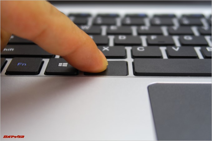 Jumper EZbook 3SEはクリック感も上々です。